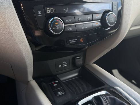 Used 2022 Nissan Rogue Sport SL w/ Premium Package FWD image 25