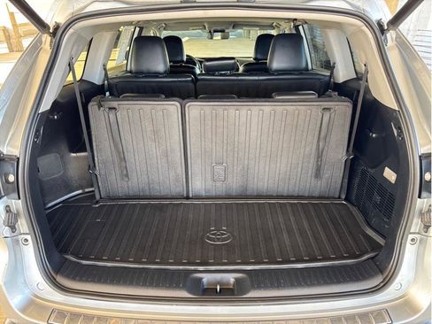 Used 2018 Toyota Highlander XLE image 13