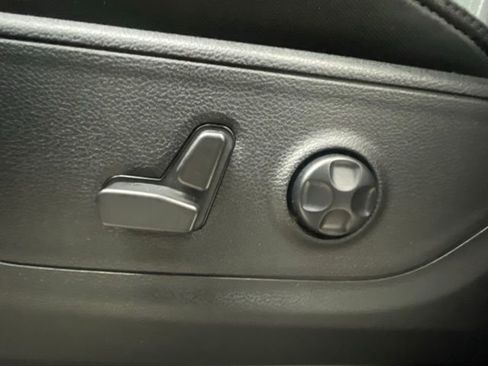 Used 2021 RAM 1500 Big Horn image 7