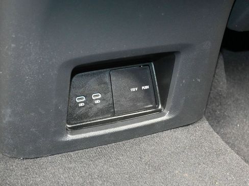 Used 2024 Volkswagen Atlas Cross Sport SEL Premium R-Line image 38