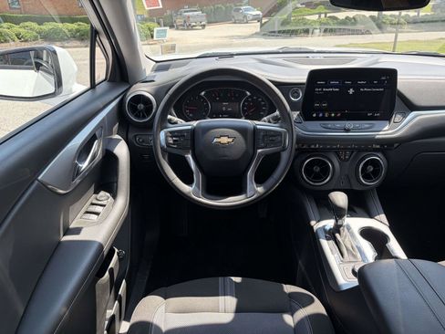 Used 2023 Chevrolet Blazer LT w/ Convenience Package FWD image 2