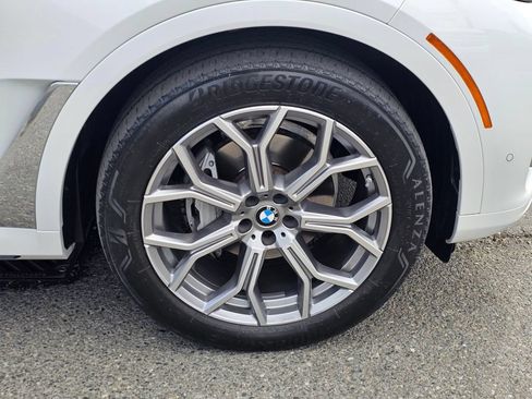 Used 2022 BMW X7 xDrive40i w/ Premium Package AWD/4WD image 9