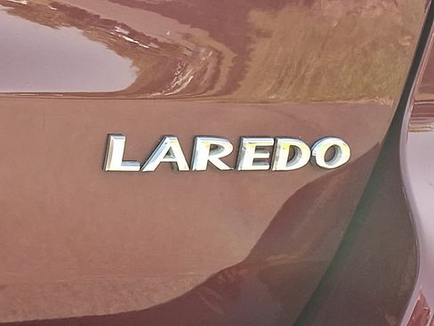 Used 2020 Jeep Grand Cherokee Laredo AWD/4WD image 30