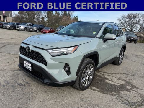 Used 2022 Toyota RAV4 XLE Premium image 1