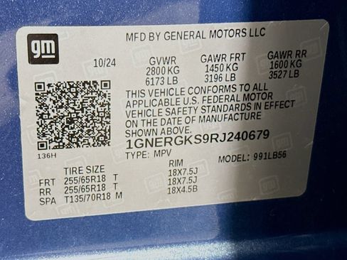 Used 2024 Chevrolet Traverse LT w/ Trailering Package FWD image 32