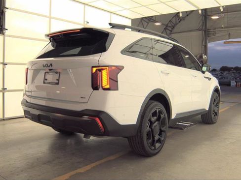 Used 2025 Kia Sorento SX Prestige w/ Olive Brown Leather Package image 11