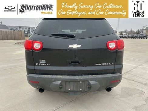 Used 2009 Chevrolet Traverse LTZ image 4