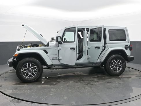 Used 2024 Jeep Wrangler Sahara image 54