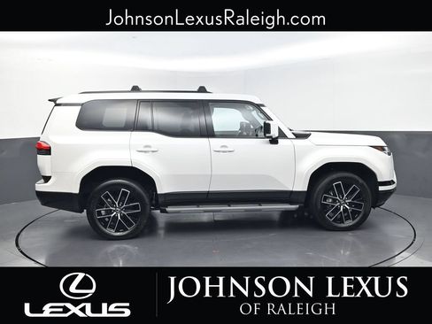 Used 2024 Lexus GX 550 w/ Accessory Package (Z1) AWD/4WD image 6