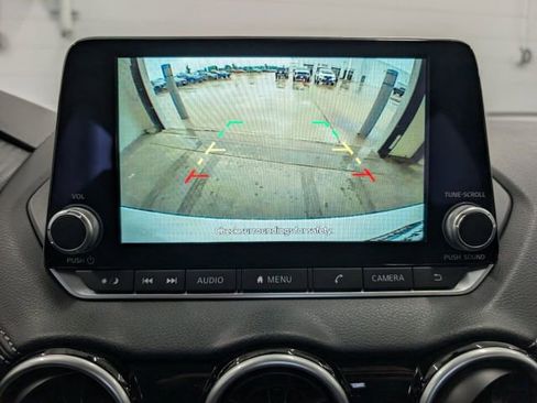 Used 2024 Nissan Sentra SV FWD image 16