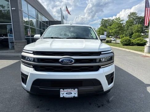 Used 2024 Ford Expedition XLT AWD/4WD image 3