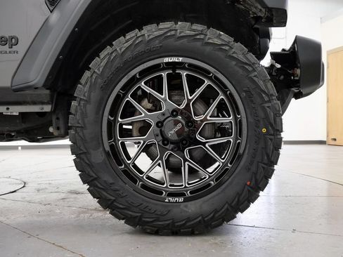 Used 2024 Jeep Wrangler Sport AWD/4WD image 30