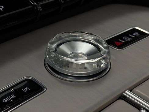 New 2026 Lincoln Navigator Reserve AWD/4WD image 32