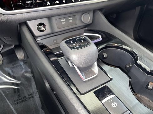 Certified 2024 Nissan Rogue SL image 30