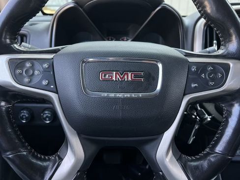 Used 2018 GMC Canyon Denali image 20