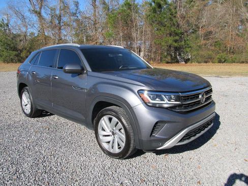 Used 2022 Volkswagen Atlas Cross Sport SE image 8