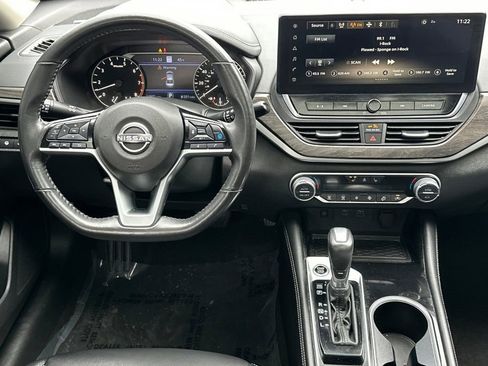 Used 2024 Nissan Altima 2.5 SL FWD image 14