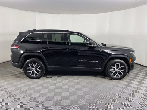 Used 2024 Jeep Grand Cherokee Limited AWD/4WD image 8