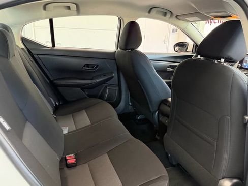 Used 2024 Nissan Sentra SV FWD image 15