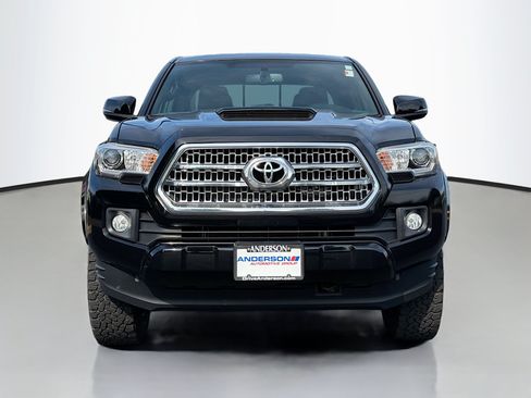 Used 2017 Toyota Tacoma TRD Sport w/ Tow Package (A/T) AWD/4WD image 13