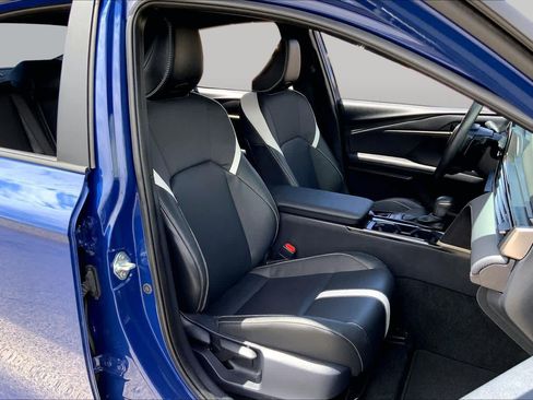 Used 2025 Toyota Camry SE w/ Convenience Package FWD image 9