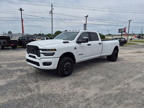 New 2026 RAM 3500 Big Horn AWD/4WD image 7