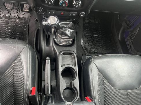 Used 2016 Jeep Wrangler Unlimited Sahara image 23