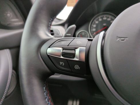 Used 2018 BMW M3 Competition image 21