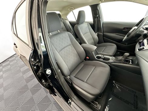 Used 2024 Toyota Corolla LE FWD image 27