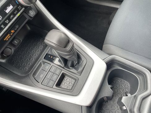 Certified 2021 Toyota RAV4 LE AWD/4WD image 21