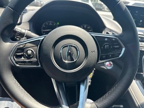 Used 2025 Acura RDX SH-AWD image 10