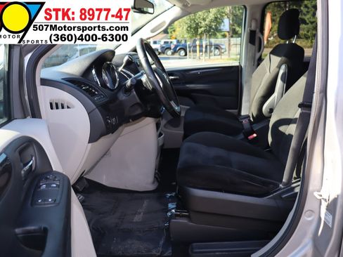 Used 2016 Dodge Grand Caravan SE w/ Quick Order Package 29E SE image 11