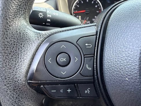 Used 2021 Toyota RAV4 LE FWD image 20