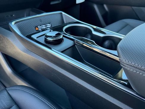 New 2026 Chevrolet Equinox LT w/ Convenience Package II image 13