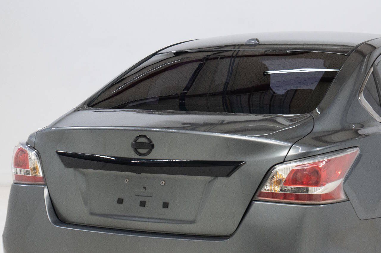 Used 2014 Nissan Altima 2.5 SV w/ Convenience Package FWD image 12