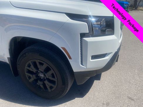 Used 2022 Nissan Frontier SV w/ Technology Package image 7