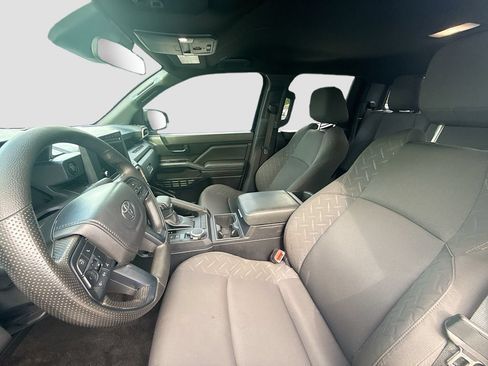 Used 2025 Toyota Tacoma SR AWD/4WD image 23
