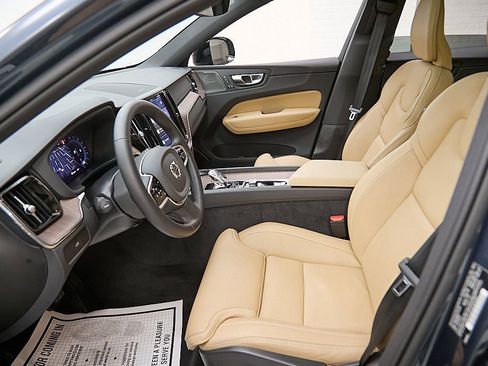 Certified 2025 Volvo XC60 B5 Ultra image 18