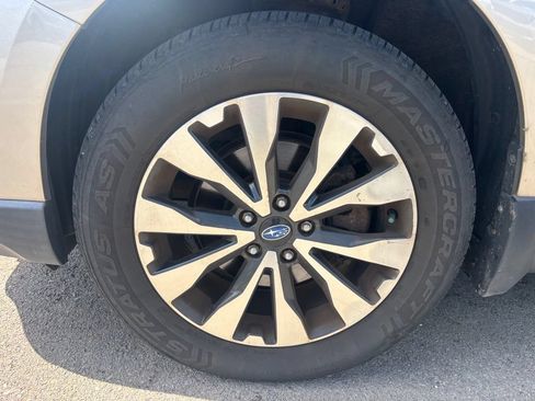 Used 2016 Subaru Outback 2.5i Limited AWD/4WD image 3