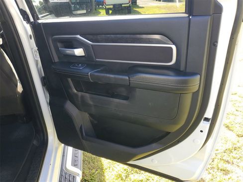 Used 2024 RAM 2500 Big Horn image 32