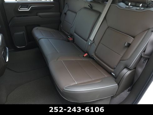 Used 2025 GMC Sierra 2500 Denali w/ Denali Reserve Package AWD/4WD image 30