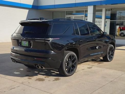 Used 2024 Chevrolet Traverse RS w/ LPO, Floor Liner Package AWD/4WD image 9