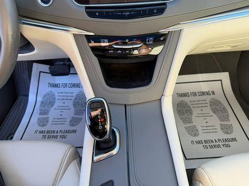 Used 2019 Cadillac XT5 Luxury image 24