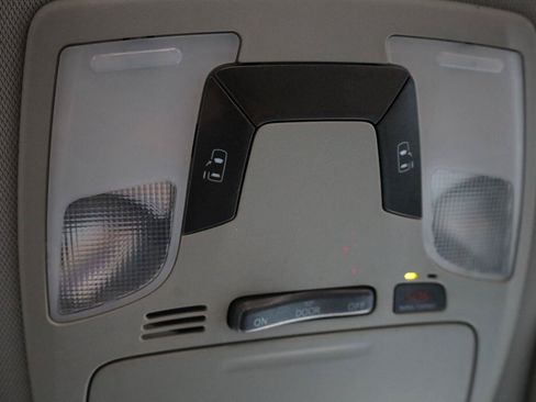 Used 2020 Toyota Sienna LE FWD image 29