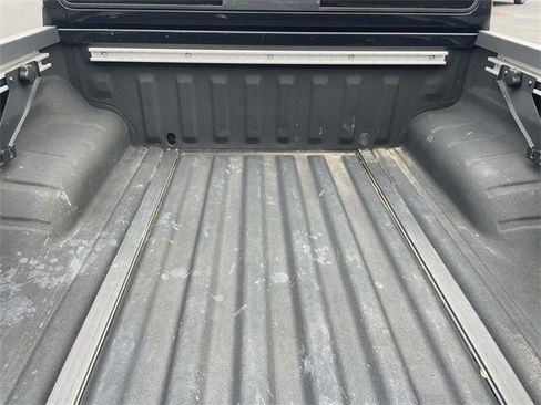 Used 2021 Nissan Frontier SV image 31