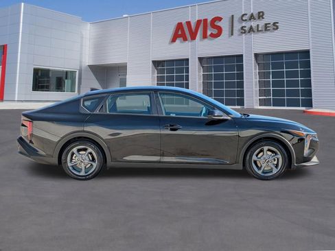 Used 2025 Kia K4 LXS image 5