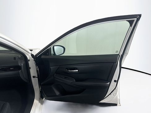 Used 2022 Nissan Sentra SV image 32