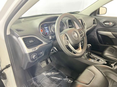 Used 2022 Jeep Cherokee Latitude image 9