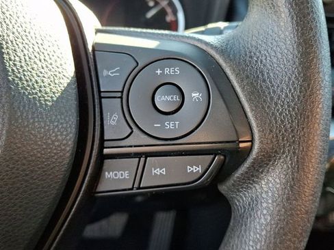 Used 2025 Toyota RAV4 XLE image 22