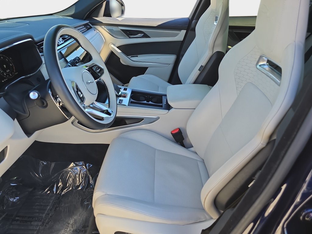 Used 2025 Jaguar F-PACE R-Dynamic S AWD/4WD image 15
